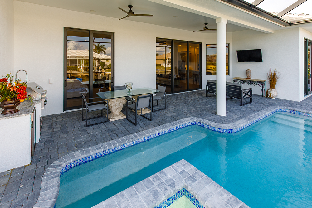 Oakbrook Cape Marco IV Outdoor Living